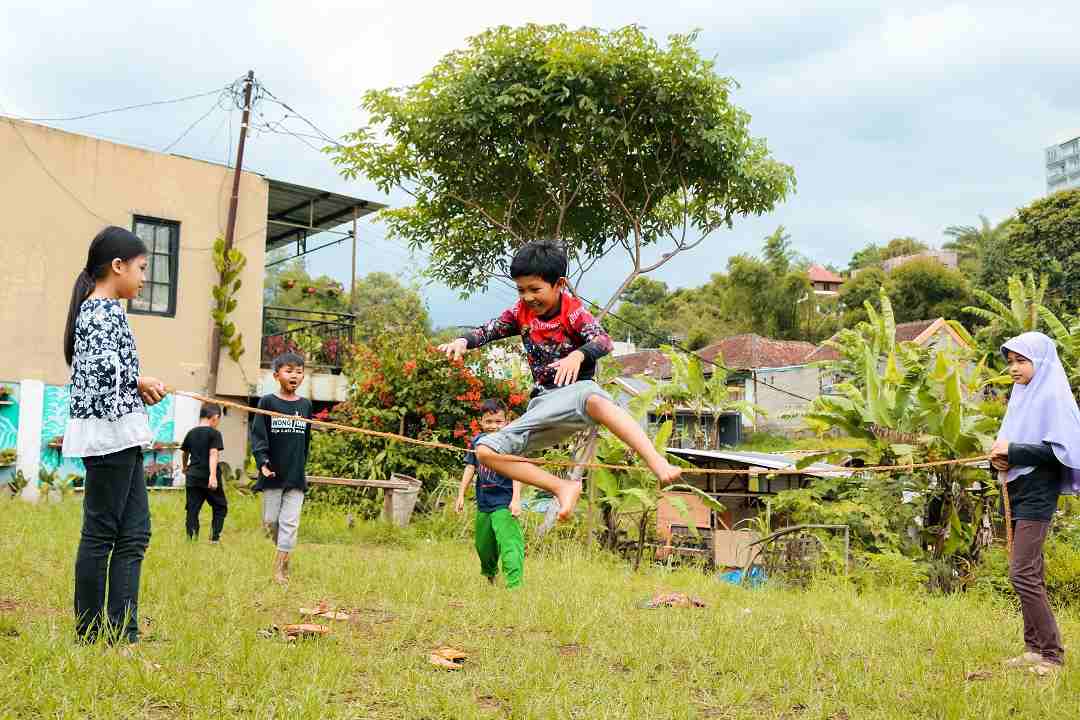 Kaulinan Urang Lembur Kota Bandung