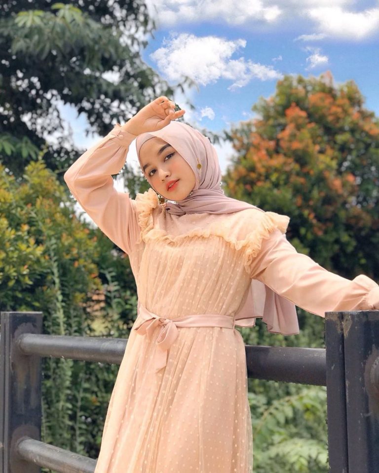 6 Pesona Amira Athallya, Selebgram Cantik Berhijab - Memora.ID