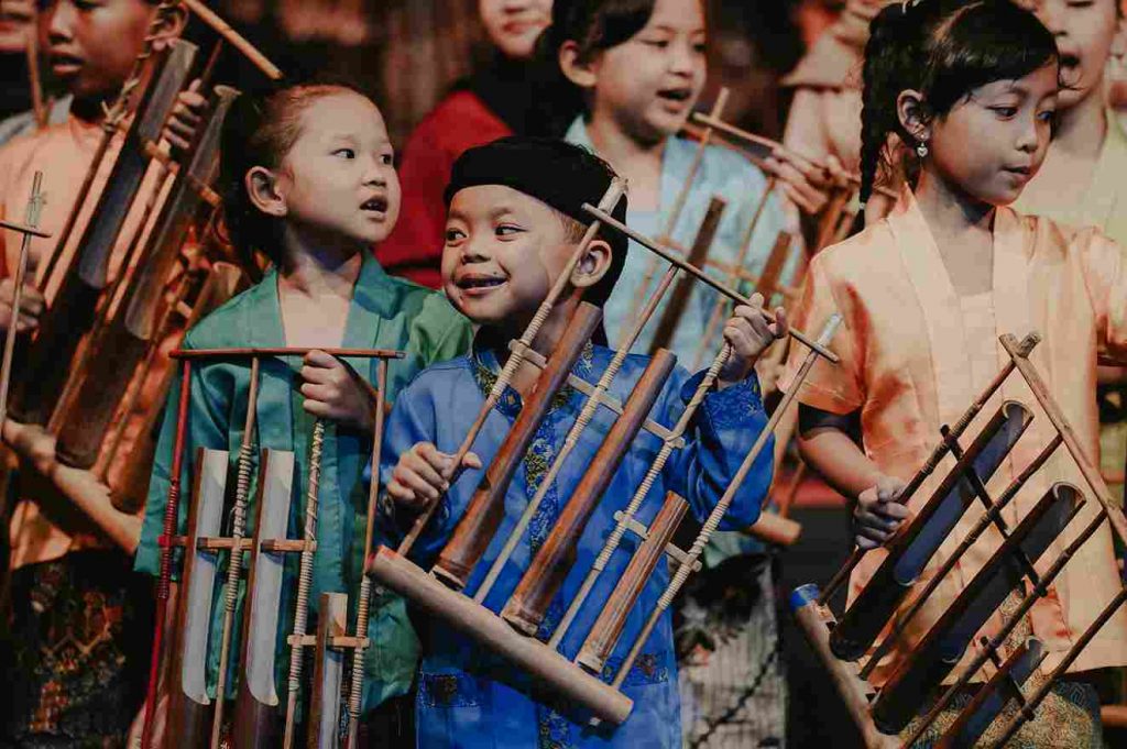 Jenis Angklung di Tanah Sunda dan Komunitas Musik Bambu di Bandung