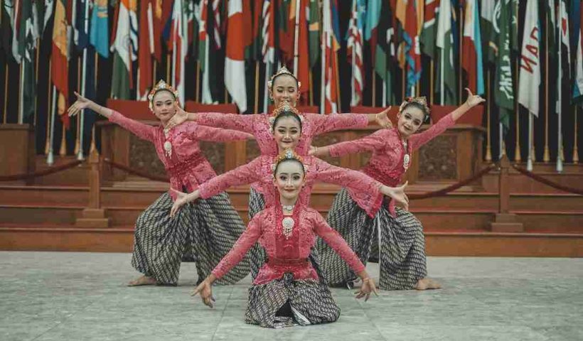 6 Pemenang Pasanggiri Jaipongan Bentang Bandung, Menari di Museum