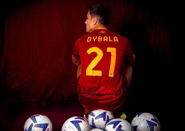 Pemain AS Roma Ini Pernah Gahar Saat Pakai Nomor 21