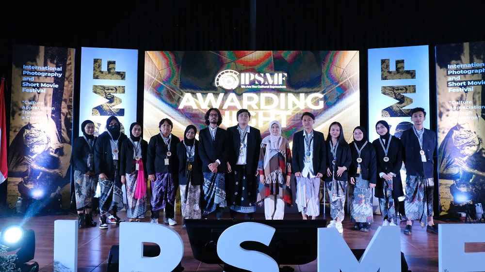 Awarding Night IPSMF Telkom University Tahun Ke-7 Kirimkan Piala Hingga Asia Barat