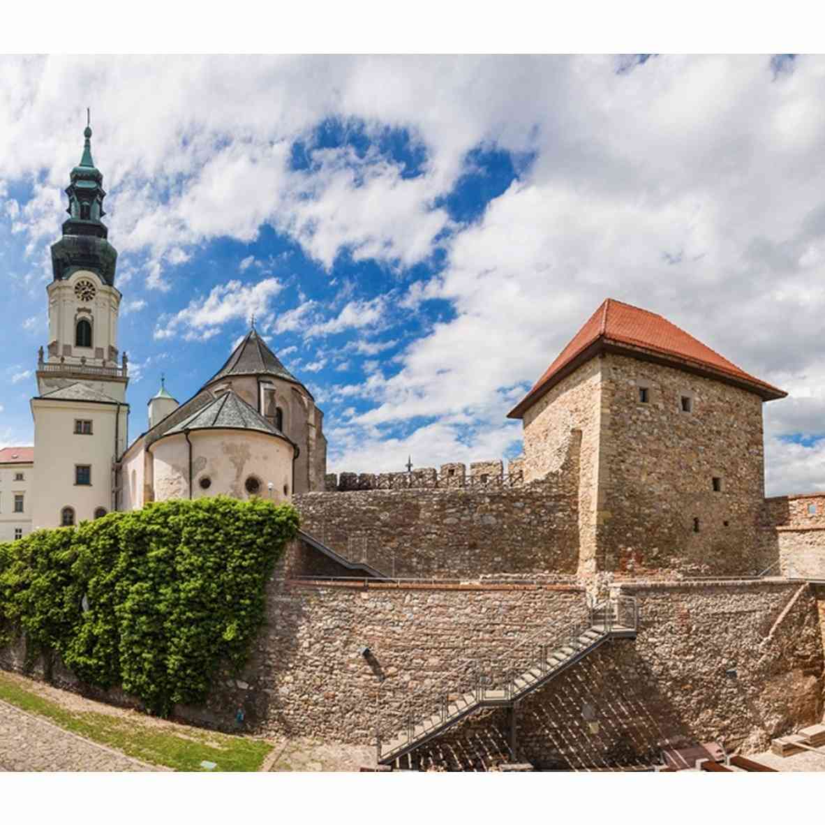 5 Spot Wisata di Nitra, Pesona Kota di Slovakia dengan Kastil Megahnya